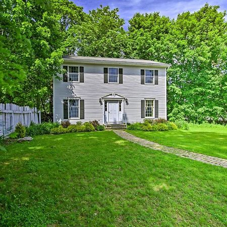 Private Guest House In Dtwn Lenox, Walk To Dining! Exterior foto