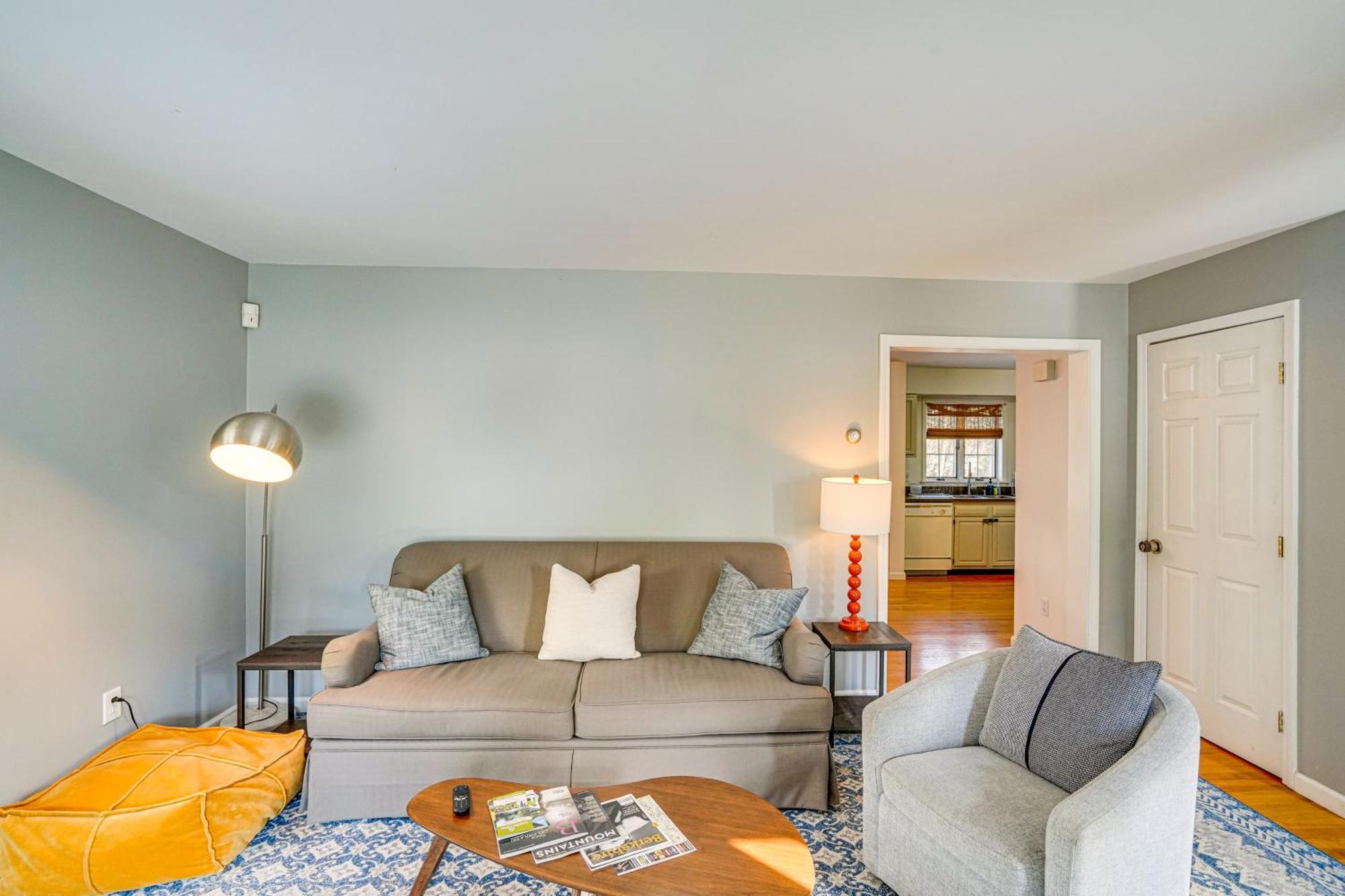Private Guest House In Dtwn Lenox, Walk To Dining! Exterior foto